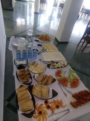 Hotel Moris