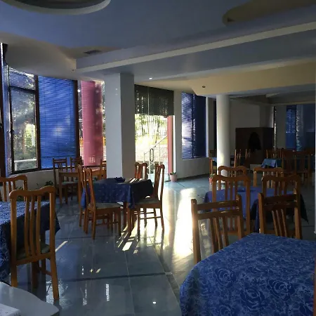 Moris Hotel *